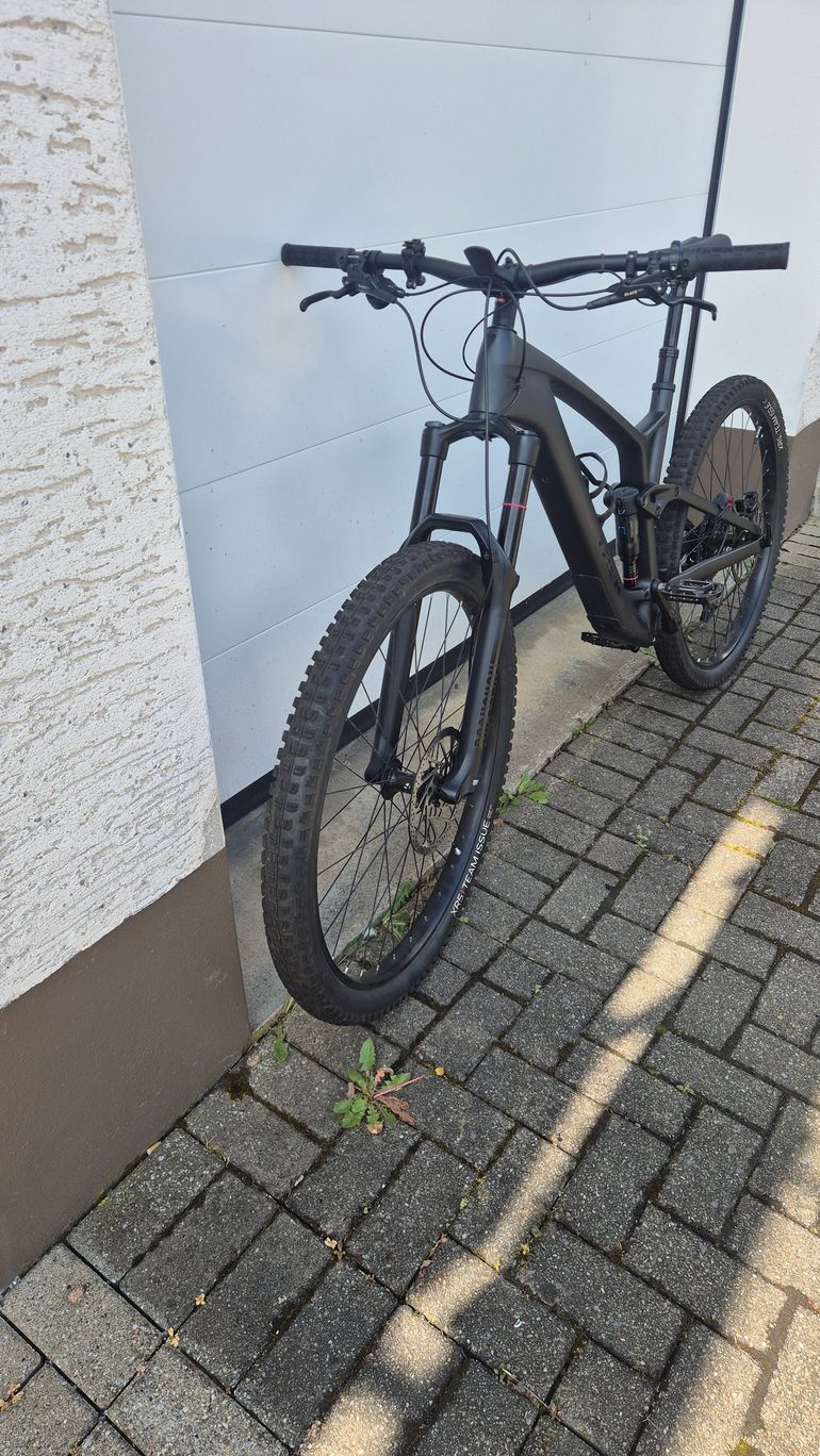 Used Trek Fuel EXe 9.5 2023 2023 Mountainbike, Schwarz, 29 — image 1 of 18