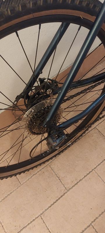 Kona Rove AL 650 2022 2022 Road & Gravel usato, Blu — immagine 7 di 10