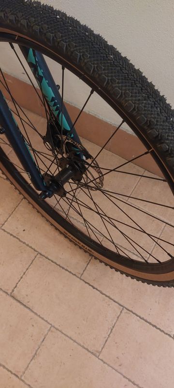 Kona Rove AL 650 2022 2022 Road & Gravel usato, Blu — immagine 8 di 10