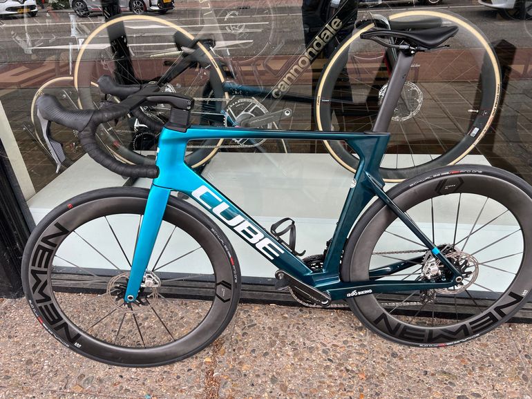 Used Cube Litening Areo 2025 Cube Litening Areo 2025 Custom SRAM Red eTap AXS 2025 Road & Gravel, Blue — image 8 of 8