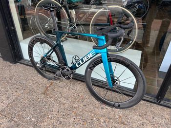Used Cube Litening Areo 2025 Cube Litening Areo 2025 Custom SRAM Red eTap AXS 2025 Road & Gravel, Blue — image 1 of 8