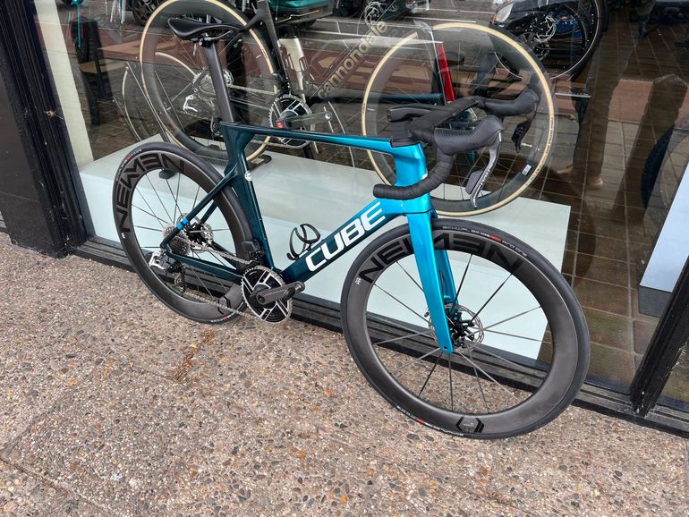 Used Cube Litening Areo 2025 Cube Litening Areo 2025 Custom SRAM Red eTap AXS 2025 Road & Gravel, Blue — image 1 of 8