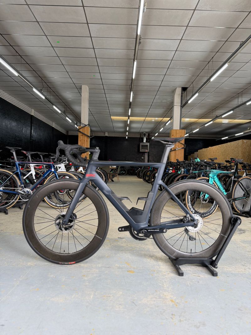 Używany BMC TIMEMACHINE ROAD 01 ONE 2019 2019 Road & Gravel — zdjęcie 18 z 24