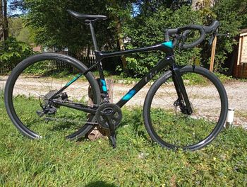 Used Giant Avail Advanced 2 2021 2021 Road & Gravel, Black — image 2 of 5