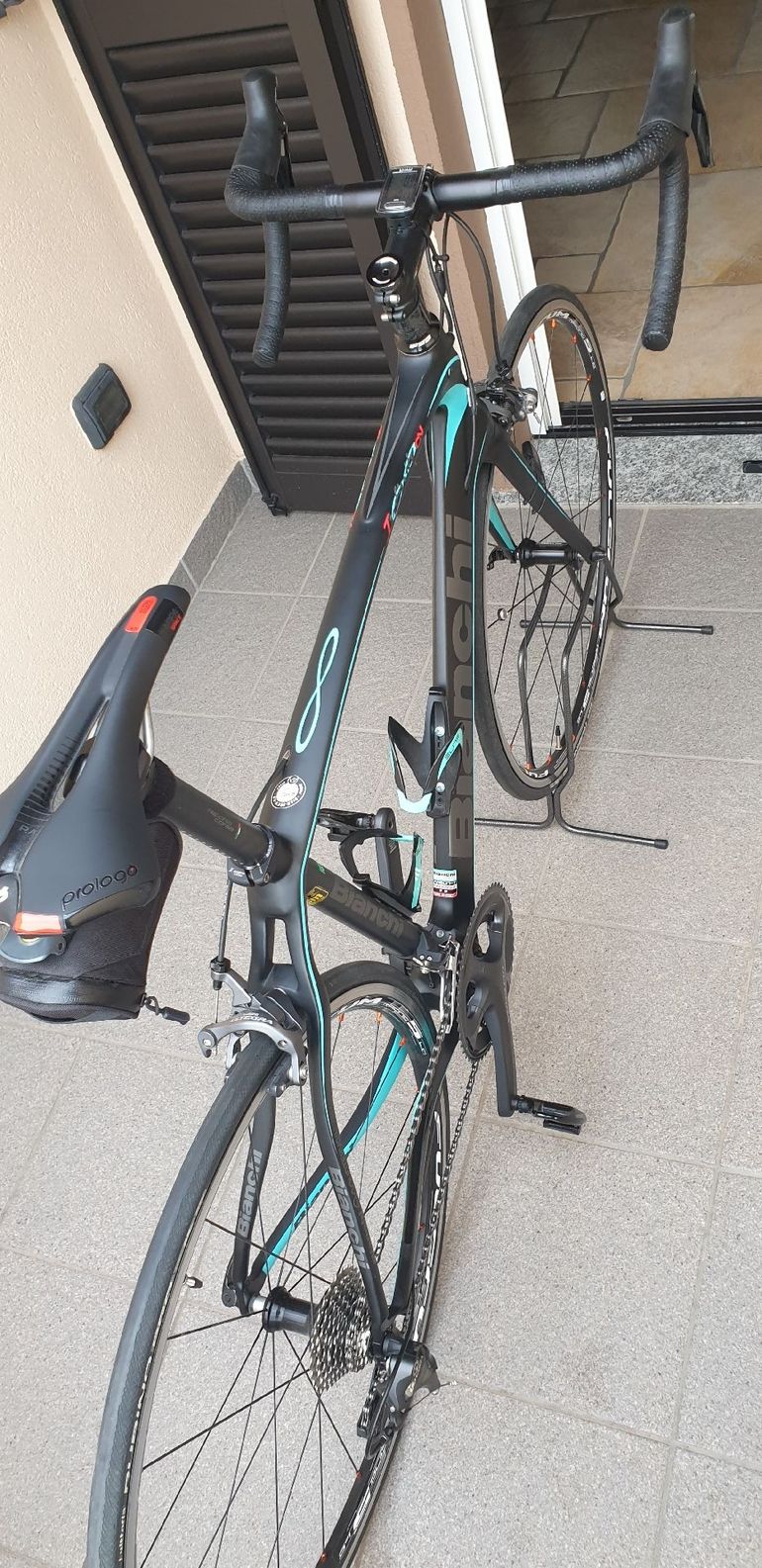 Used Bianchi Infinito CV Ultegra 2017 2017 Road & Gravel, Black — image 5 of 5
