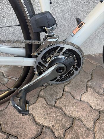 Used Canyon Endurace CF SL 7 eTAP 2023 2023 Road & Gravel, Light Gray — image 5 of 6