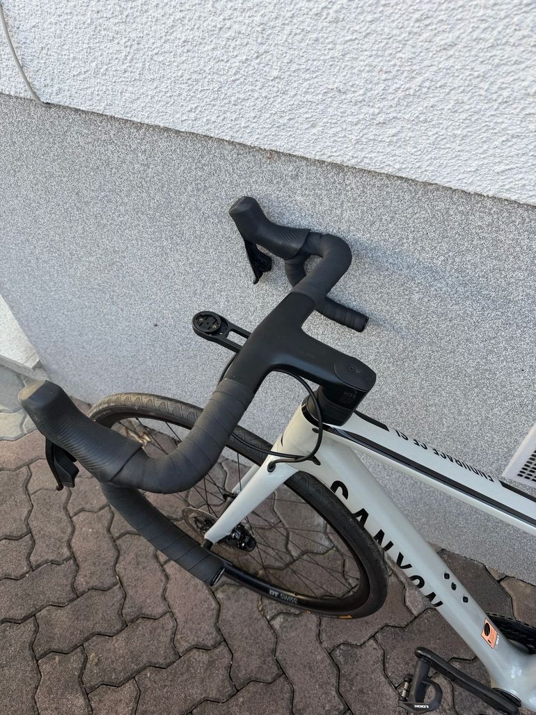 Used Canyon Endurace CF SL 7 eTAP 2023 2023 Road & Gravel, Light Gray — image 2 of 6