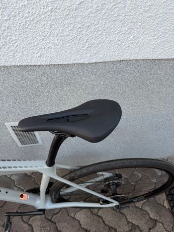 Used Canyon Endurace CF SL 7 eTAP 2023 2023 Road & Gravel, Light Gray — image 3 of 6