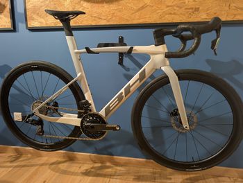 BH AEROLIGHT - SRAM FORCE PWR E1 - SCOPE R4 2026 Carretera y gravel de segunda mano