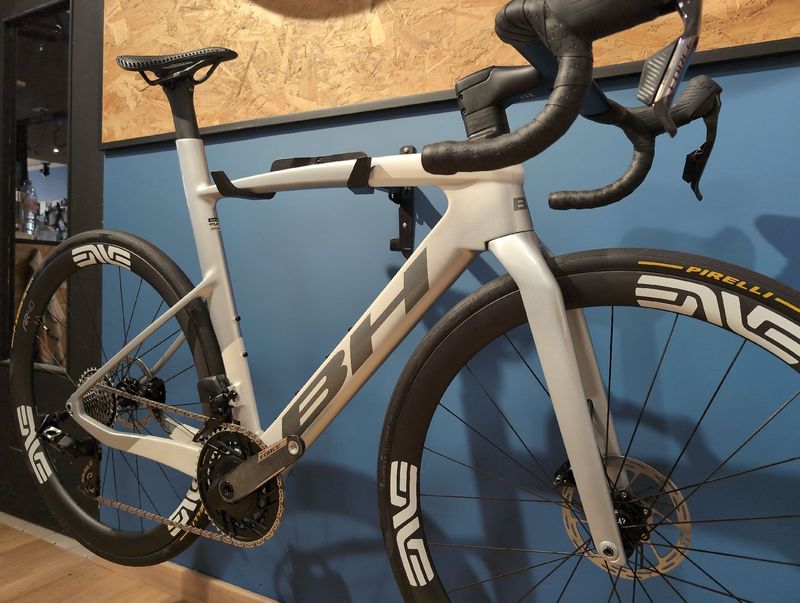 Used BH AEROLIGHT - SRAM FORCE PWR E1 - SCOPE R4 2026 Road & Gravel