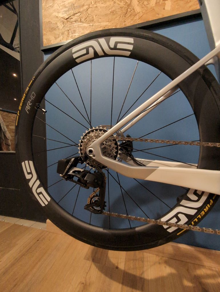 Brugt BH AEROLIGHT - SRAM FORCE PWR E1 - SCOPE R4 2026 Road & Gravel — billede 6 af 9