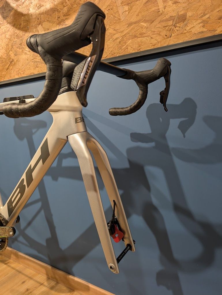 Used BH AEROLIGHT - SRAM FORCE PWR E1 -  SCOPE R4 2026 Road & Gravel, Blanco — image 3 of 5