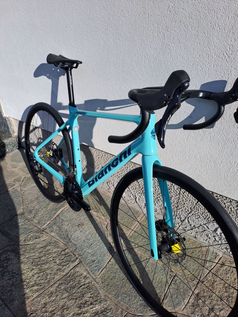 Used Bianchi Infinito Shimano 105 2025 Road & Gravel, Blue — image 5 of 9