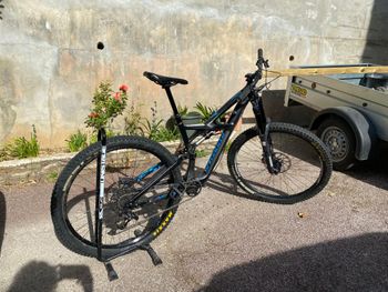 Used Specialized Specialized Enduro Expert 29 2016 Mountainbike — image 2 of 10