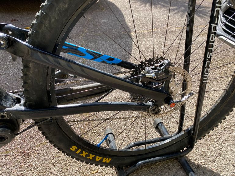 Used Specialized Specialized Enduro Expert 29 2016 Mountainbike — image 6 of 10