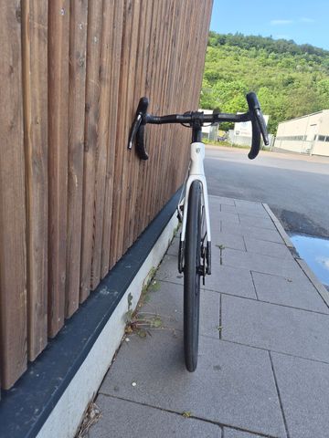Gebrauchtes Trek Madone SL 7 2027 2027 Road & Gravel, Weiß — Bild 2 von 5
