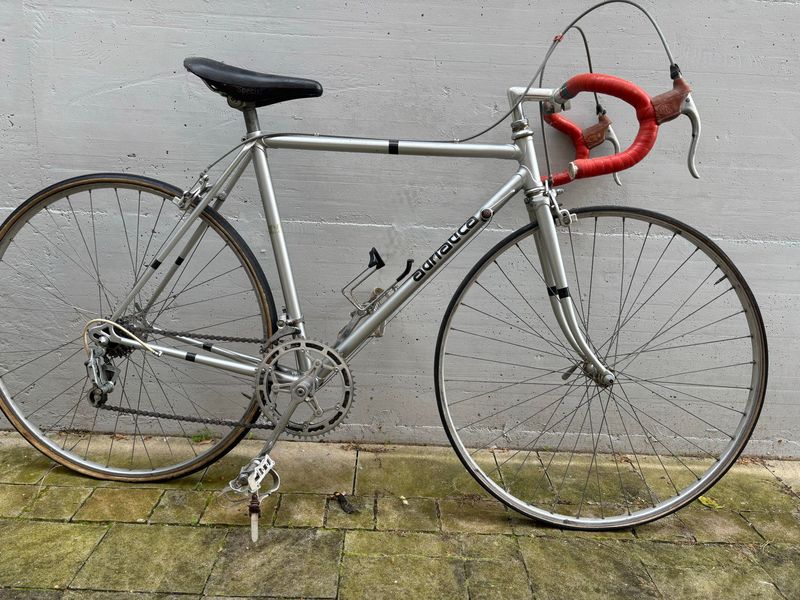 gazelle trekkingräder Arroyo C8 Elite H E-Bike 2026 kaufen bike that blends style Novatec Ultralight Vorderradnabe Rennrad Cap:Blue Gas Mask Feature Essentials