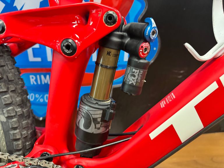 Used Trek Slash 9.9 29 Race Shop Limited 2017 2017 Mountainbike, Rot, 29 — image 30 of 37