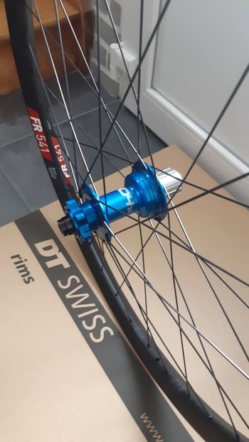 Used Devinci Wilson Carbon X01 DH 2018 2018 Mountainbike — image 6 of 12