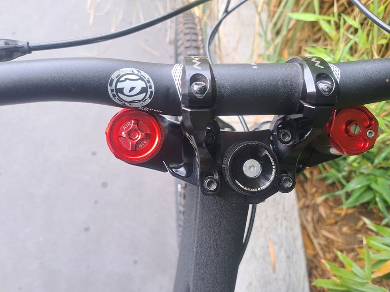 Used Devinci Wilson Carbon X01 DH 2018 2018 Mountainbike — image 9 of 12