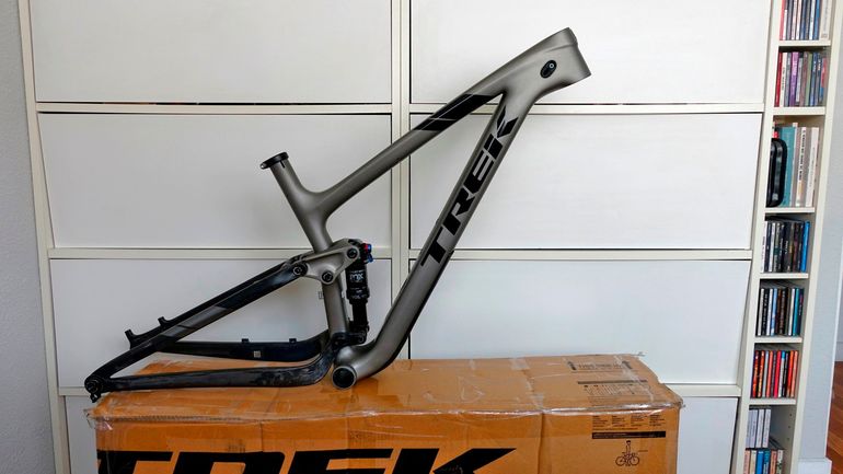 Used Trek Top Fuel 9.7 2018 Frameset 2018 Mountainbike — image 3 of 17