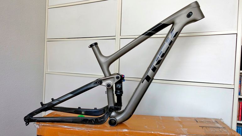 Used Trek Top Fuel 9.7 2018 Frameset 2018 Mountainbike — image 1 of 17