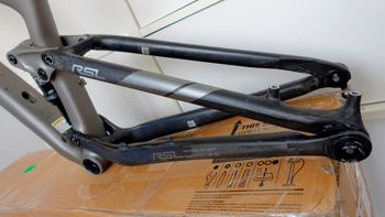 Used Trek Top Fuel 9.7 2018 Frameset 2018 Mountainbike — image 6 of 17