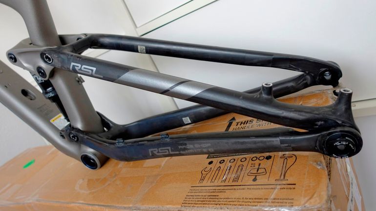 Used Trek Top Fuel 9.7 2018 Frameset 2018 Mountainbike — image 6 of 17