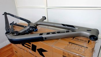 Used Trek Top Fuel 9.7 2018 Frameset 2018 Mountainbike — image 9 of 17