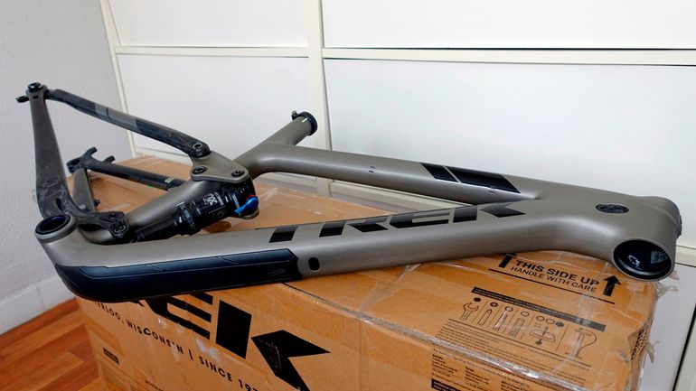 Used Trek Top Fuel 9.7 2018 Frameset 2018 Mountainbike — image 9 of 17