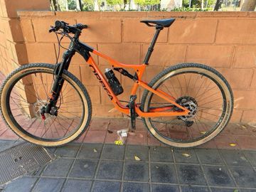 Orbea OIZ H20 2022 2022 Mountainbike usato, Nero — immagine 9 di 13