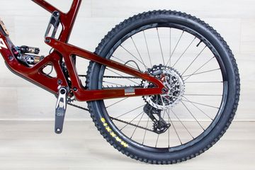 Used Santa Cruz Bronson Cc 2025 Mountainbike, Red — image 12 of 18