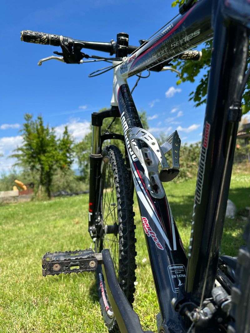 Lombardo Sestriere Shimano Acera 2013 Mountainbike usato, Bianco — immagine 4 di 6