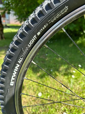 Used FRW Custom Shimano Alivio 2013 Mountainbike, White — image 6 of 6