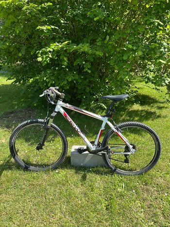 Used FRW FRW Custom Shimano Alivio 2013 MTB