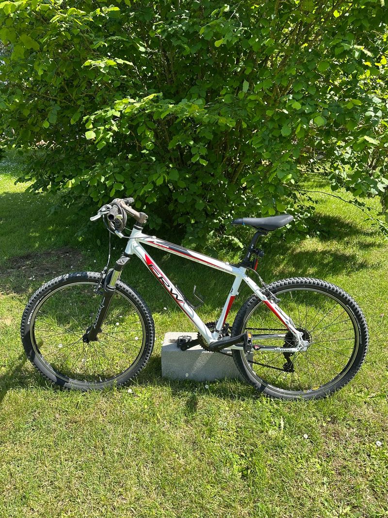 Used FRW Custom Shimano Alivio 2013 MTB
