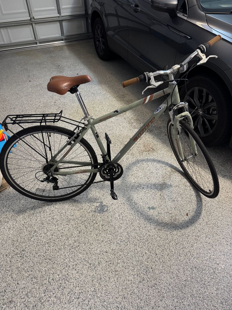 Used Ozone 500 Men’s 700c Cityscape Hybrid 2022 2022 Road & Gravel, Light Gray — image 2 of 3