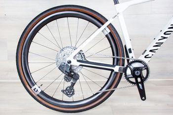 Used Canyon Grail CF SL 7 AERO 2025 Road & Gravel, White — image 3 of 17