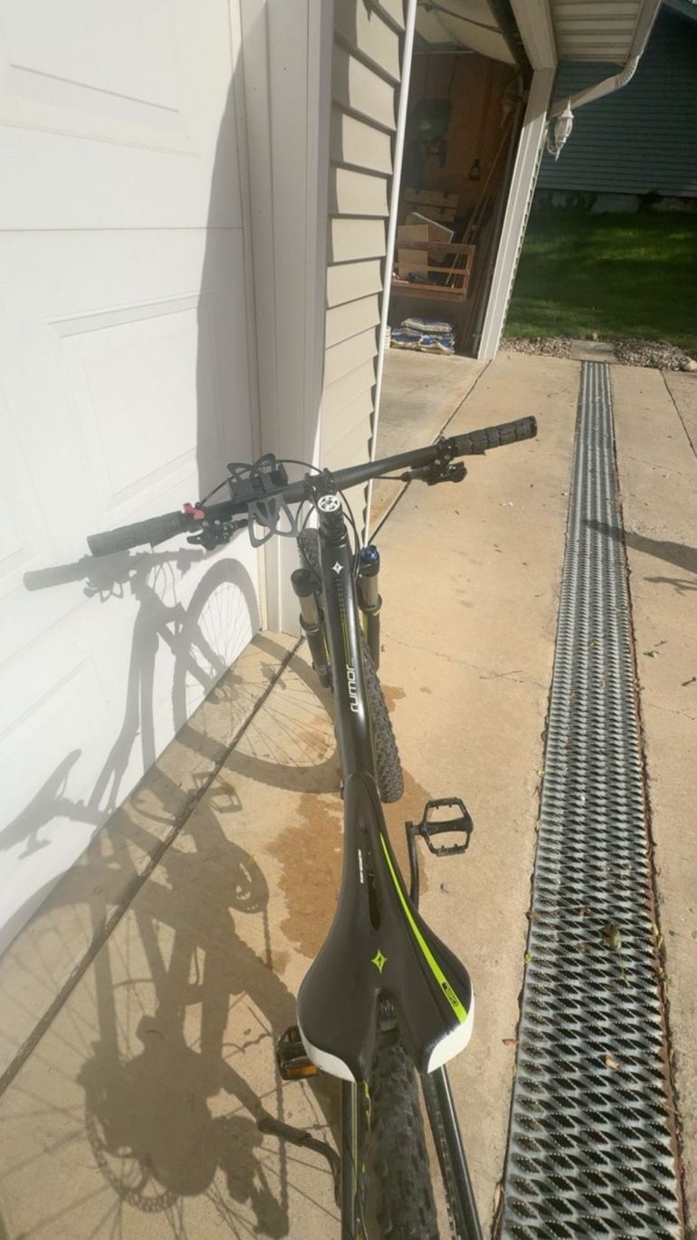 Used Specialized Rumor SRAM X9 2017 Mountainbike, Black — image 6 of 6