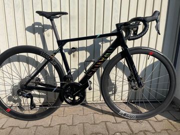 Used Canyon Ultimate CFR LTD 2025 2025 Road & Gravel, Black — image 1 of 6