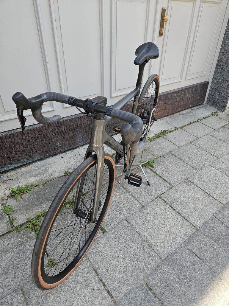 Used Scott Addict 20 2024 2024 Road & Gravel, Light Gray — image 4 of 6
