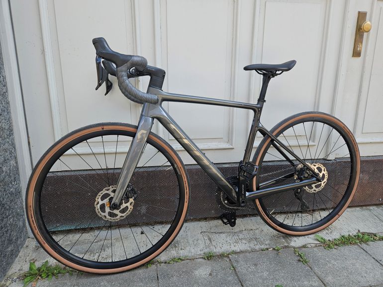 Used Scott Addict 20 2024 2024 Road & Gravel, Light Gray — image 2 of 6