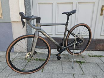 Used Scott Addict 20 2024 2024 Road & Gravel, Light Gray — image 1 of 6