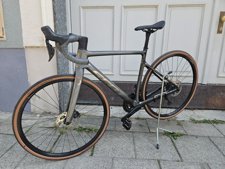 Used Scott Addict 20 2024 2024 Road & Gravel, Light Gray — image 1 of 6