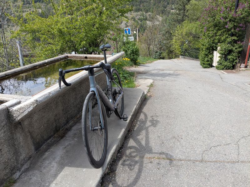 Scott Addict RC 15 2023 2023 Road & Gravel usato, Grigio chiaro — immagine 4 di 5