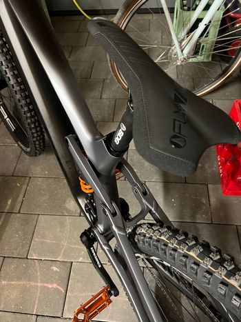 Used CUBE TWO15 HPC SLT 2022 2022 Mountainbike, Black, 29 — image 6 of 6