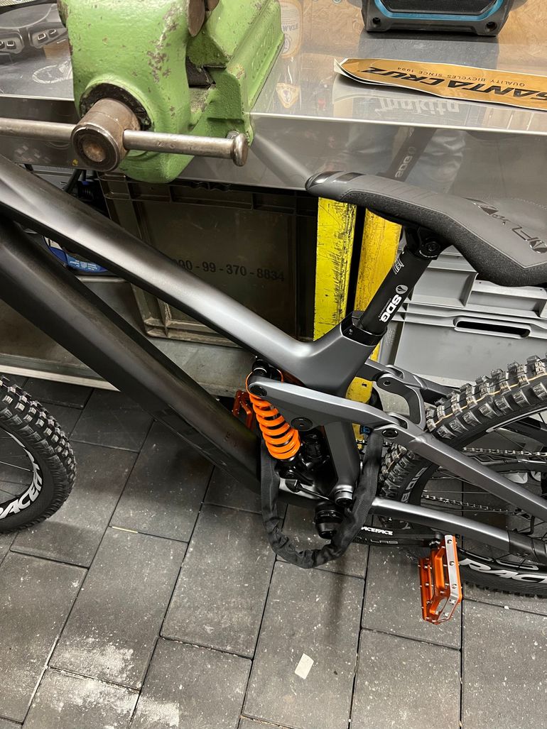 Used CUBE TWO15 HPC SLT 2022 2022 Mountainbike, Black, 29 — image 4 of 6