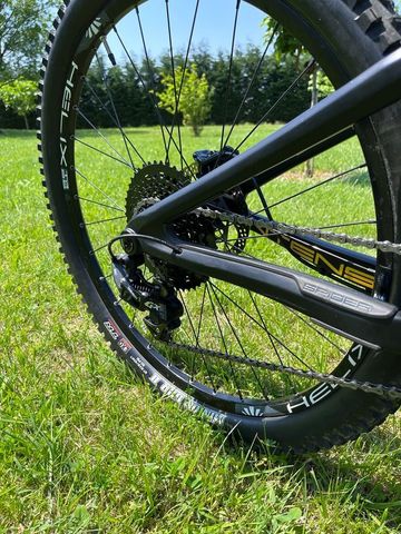 Tweedehands Intense Spider 2017 Mountainbike — afbeelding 3 van 9