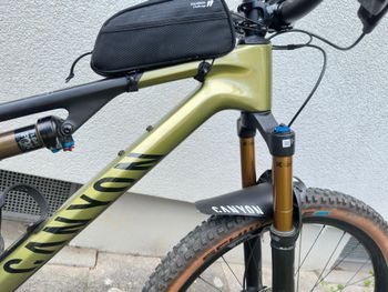 Used Canyon Neuron CF 9 SL 2024 2024 Mountainbike, Green, 27.5, 29 — image 9 of 10