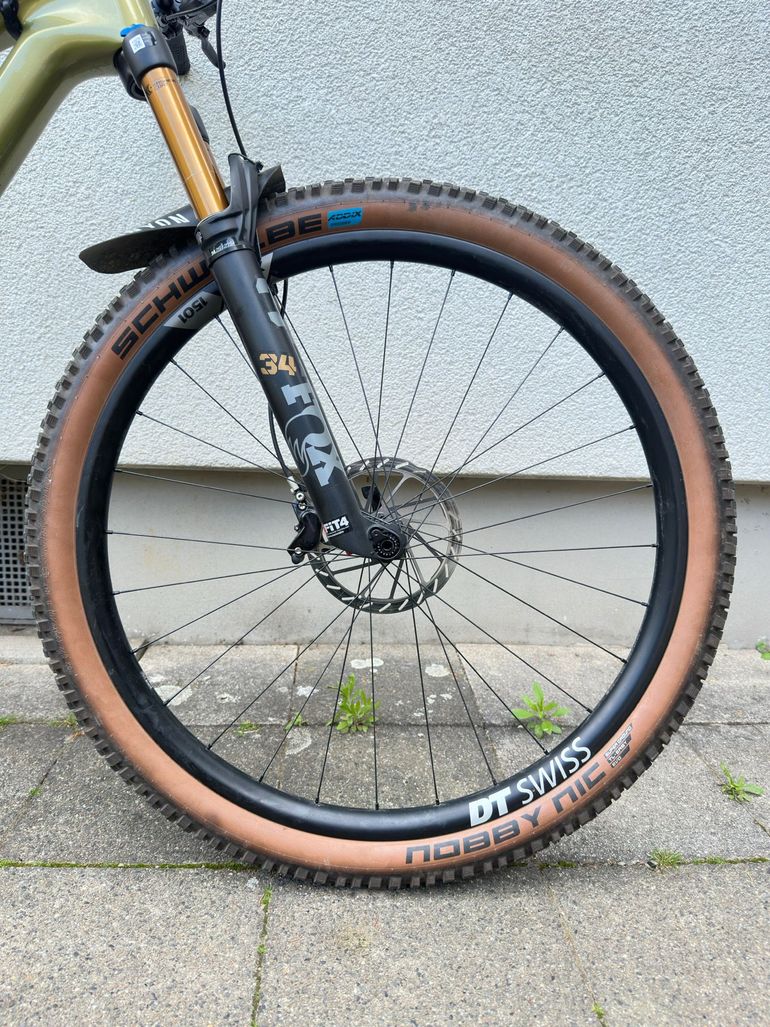 Used Canyon Neuron CF 9 SL 2024 2024 Mountainbike, Green, 27.5, 29 — image 3 of 10